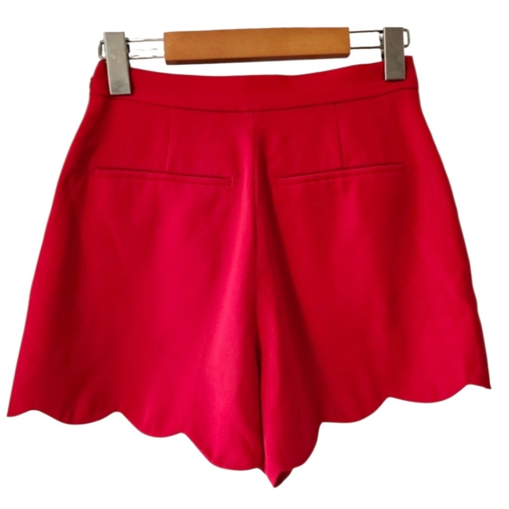 😻 3/$30 Aritzia Wilfred Red Scalloped Hem High Waist Shorts Size 2 - Picture 3 of 9
